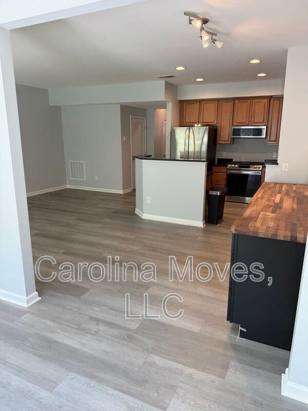 Mauldin Townhome: 479 Woodbark Ct.