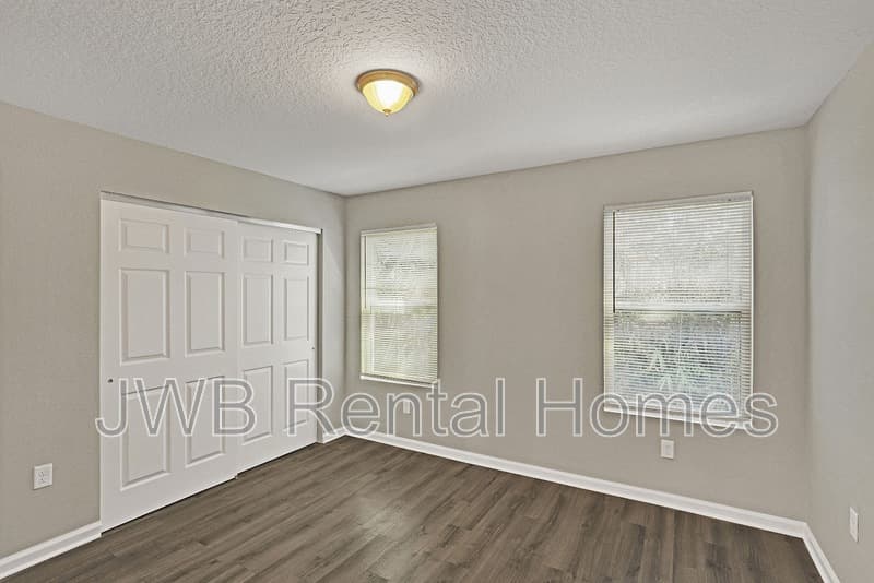 Jacksonville House: 2327 Janette St