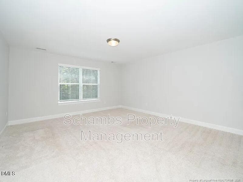 Fuquay Varina House: 1425 Queen Trigger Dr
