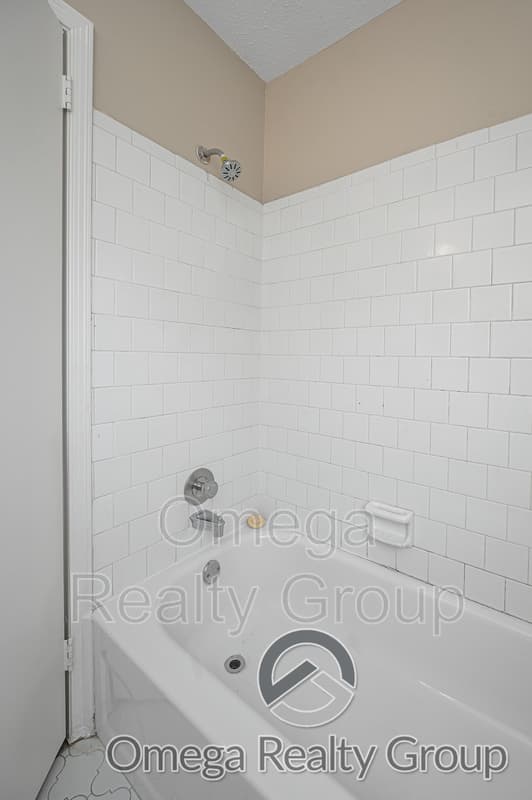 Montgomery House: 4078 Strathmore Dr