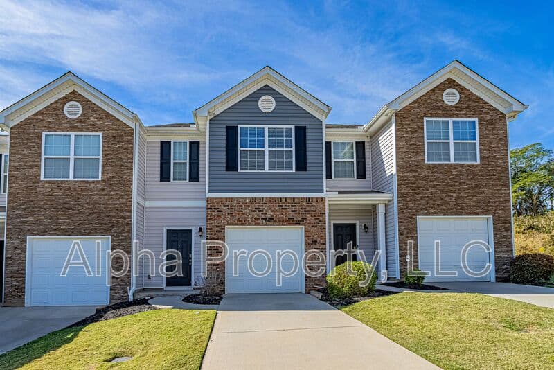 Greer Townhome: 30 Moorlyn Ln