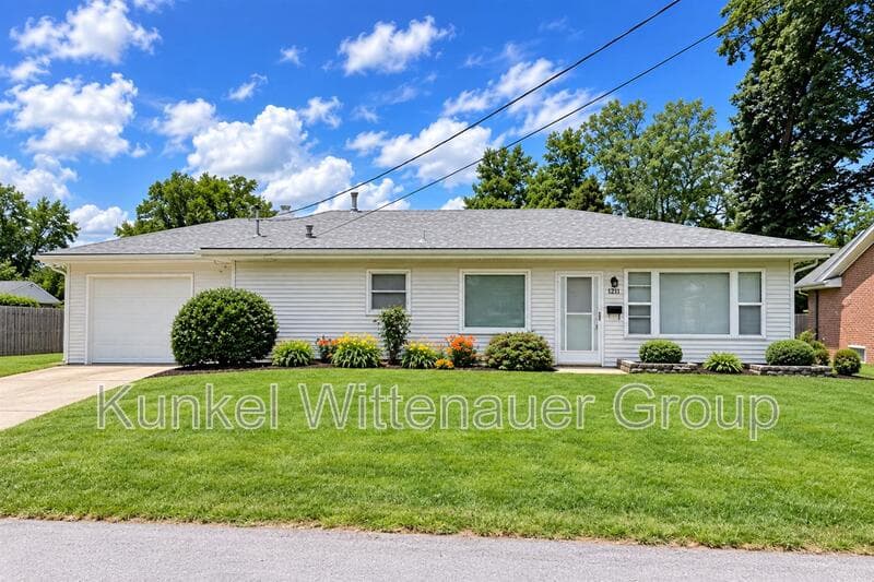 Belleville House: 1211 East C Street