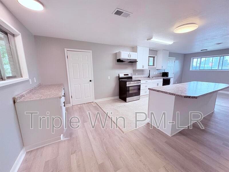 Cabot House: 8475 John Harden Drive