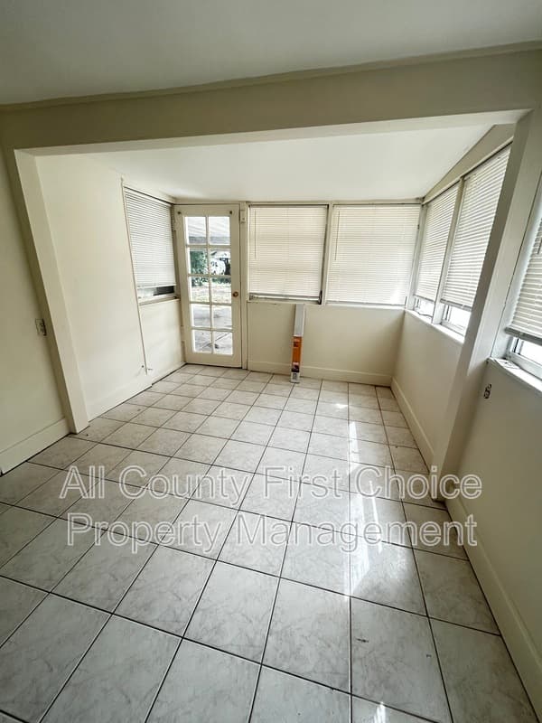 St. Petersburg House: 3821 18th St. N