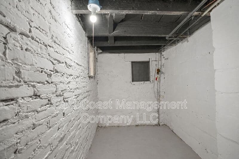 Baltimore House: 1120 N Lakewood Ave