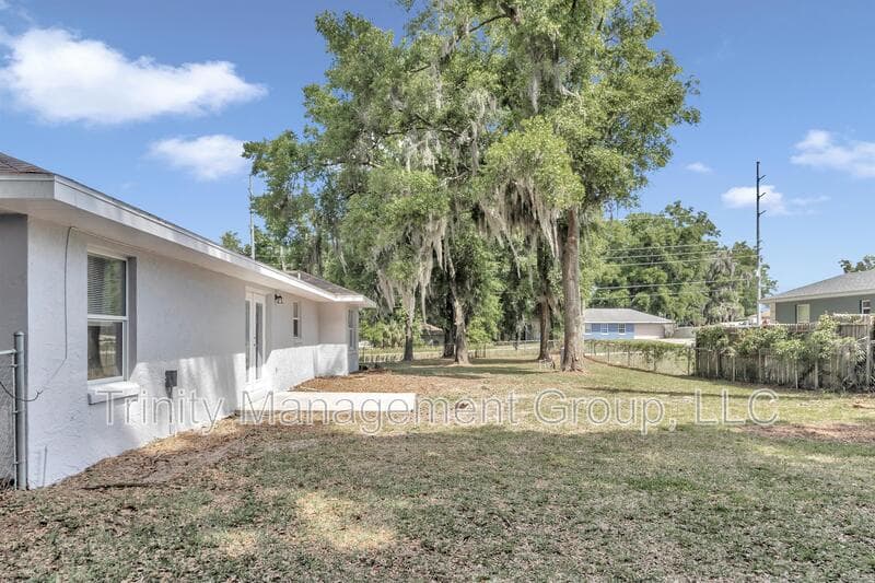 Ocala House: 2405 Southeast 46th Court