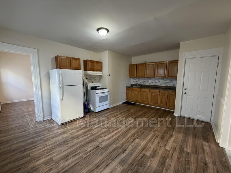 Bridgeport Condo: 543 Arctic Street - 2 right