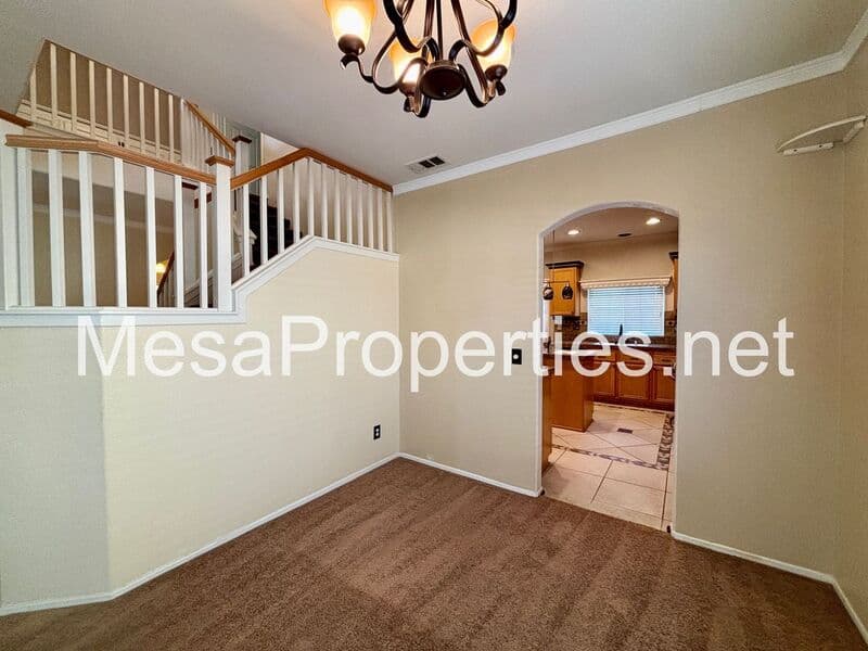 Victorville House: 12604 Sunglow Lane