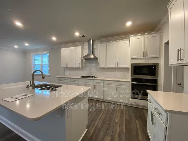 Wake Forest House: 725 Cormiche Lane