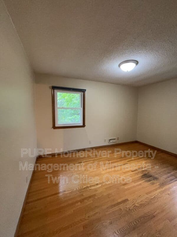 Bloomington House: 9306 Blaisdell Ave S