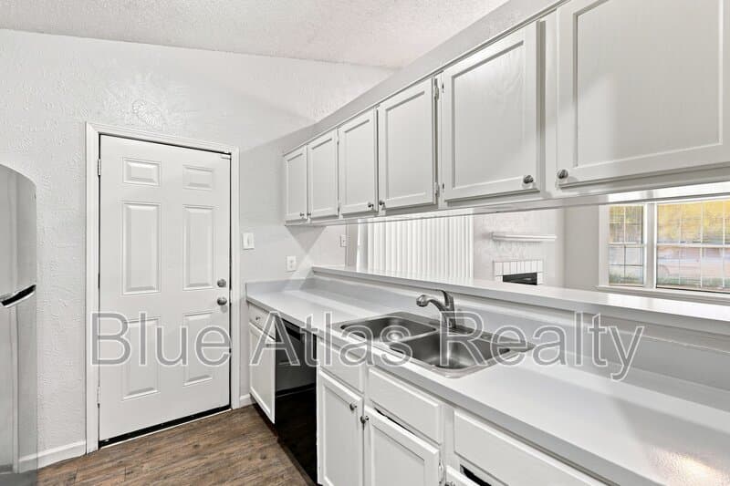 Dallas House: 10324 Whitingham Drive
