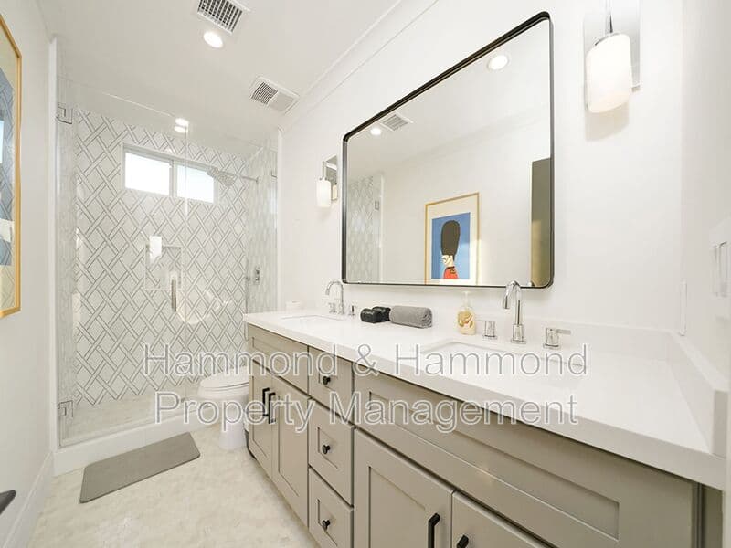 Sherman Oaks House: 15440 Varden St.