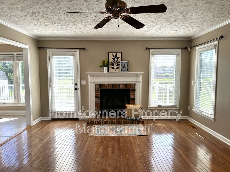 Fayetteville House: 6521 Ryefield Dr
