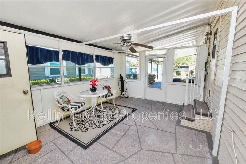 Lakeland House: 1706 Fox Hill Dr