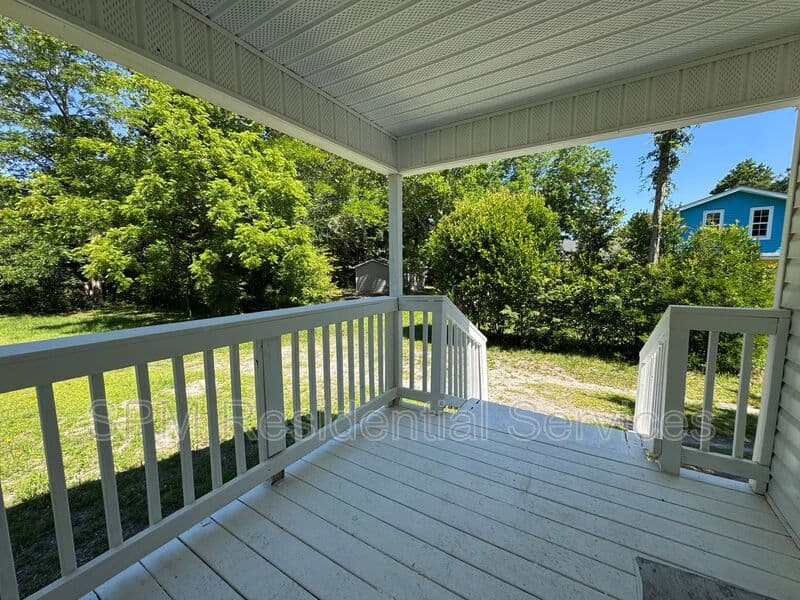 Wilmington House: 553 Manly Ave