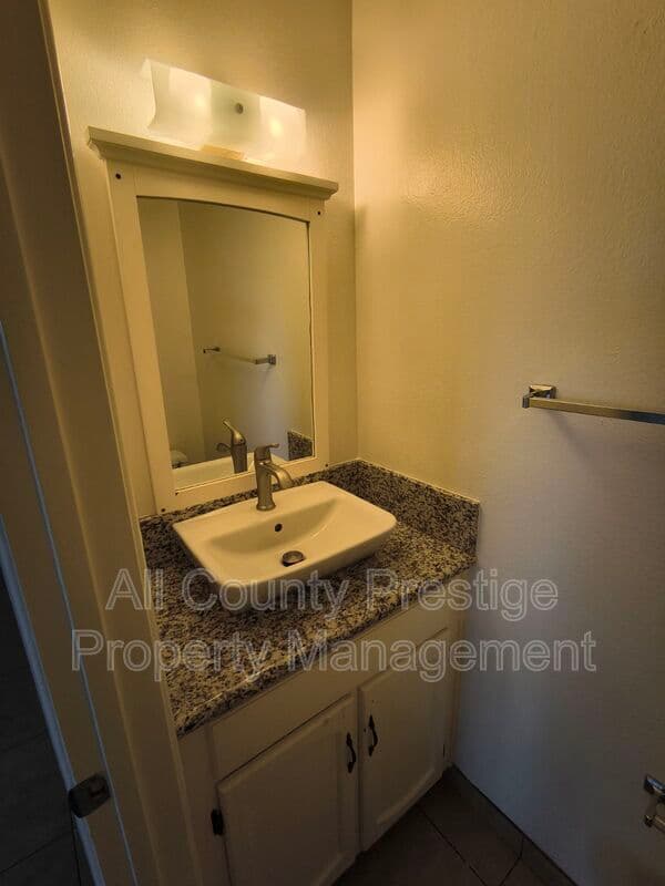 Glendale Townhome: 7524 N 47th Dr.