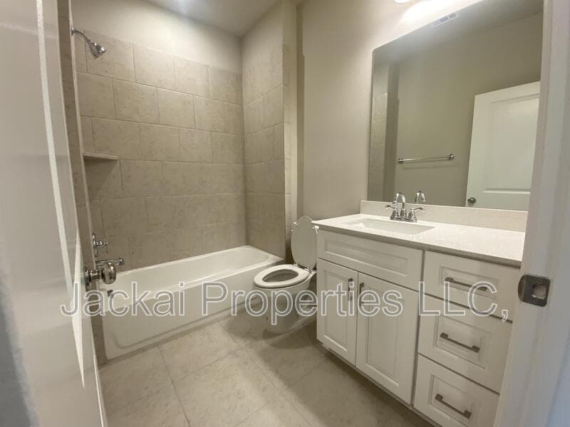 Euless Townhome: 801 Ponds Edge Lane