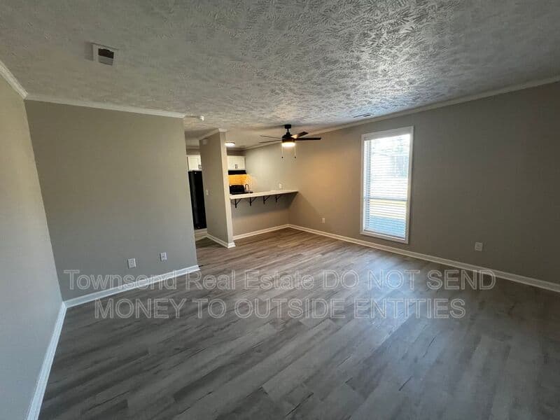 Fayetteville House: 5858-B Century Oaks Drive