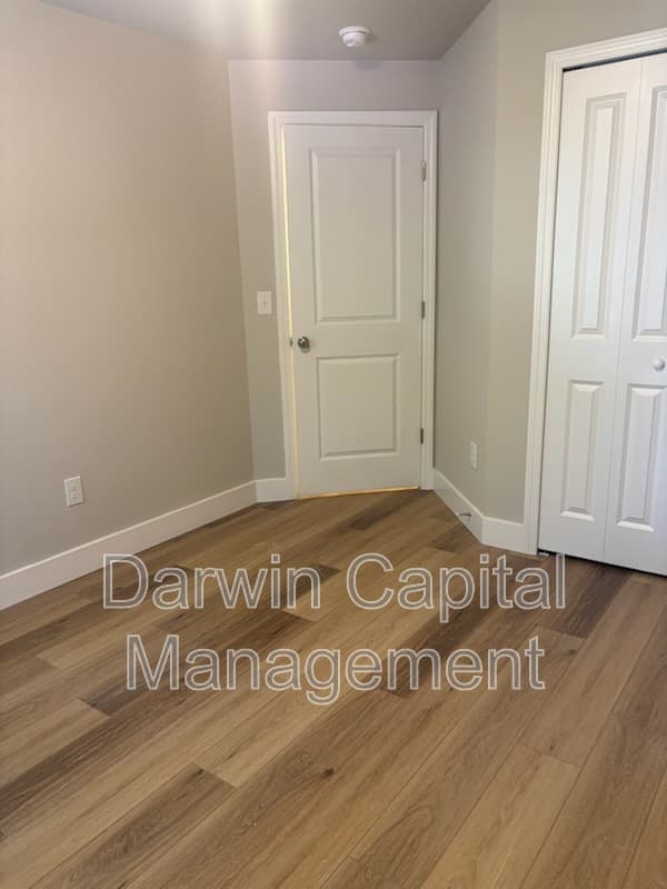 Pitman Condo: 166 East Avenue- B