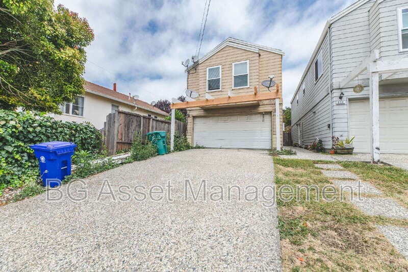 Rodeo House: 810 3rd St