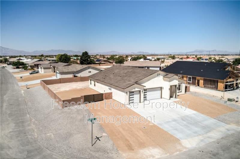 Pahrump House: 6380 Waterford Street