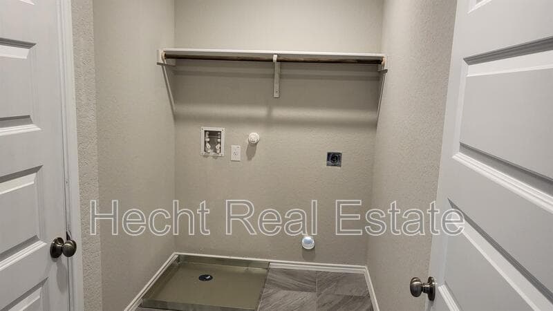 Seguin House: 2440 Ayers Drive