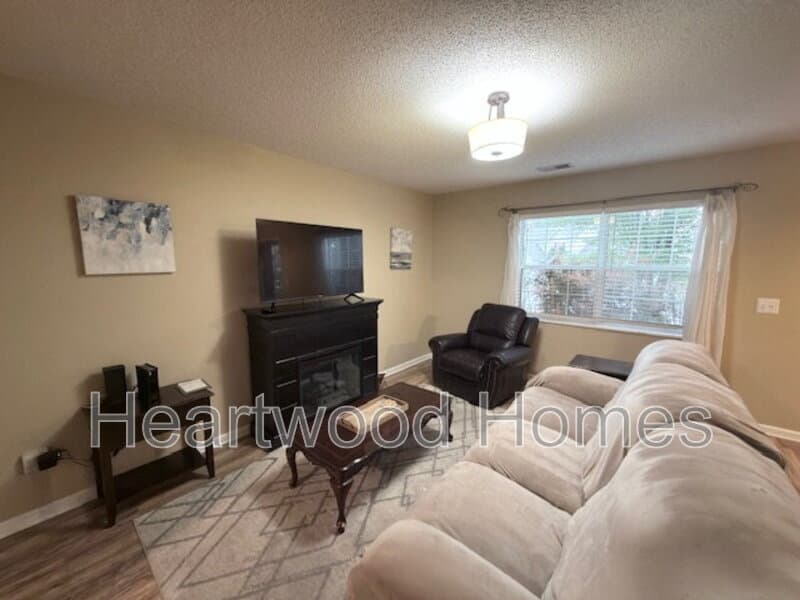 West Columbia House: 264 Orchard Hill Drive