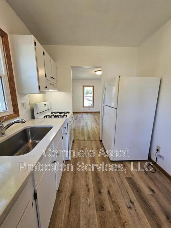 Highland House: 2430 81st St