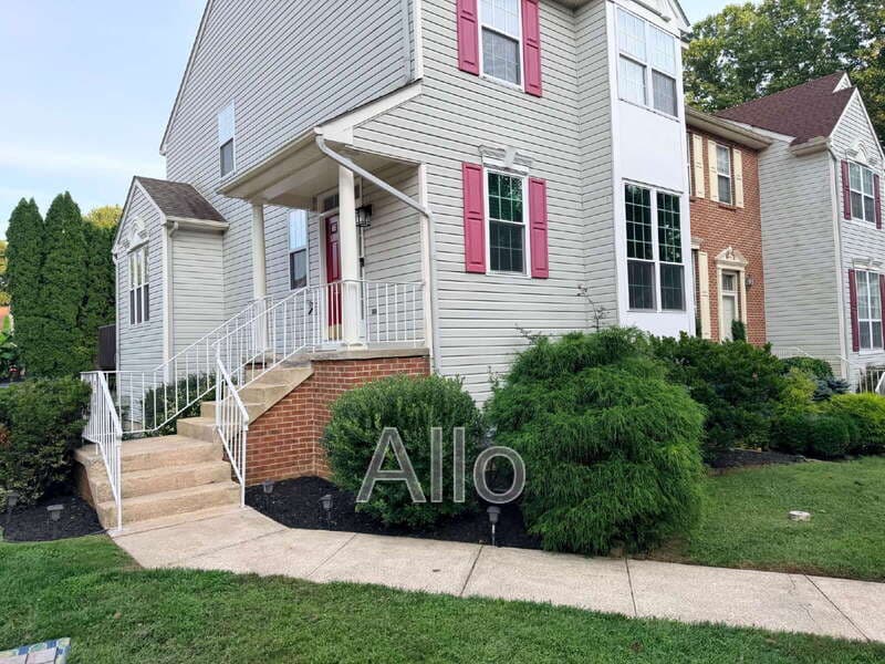 Wilmington Townhome: 469 Woodstock Ln