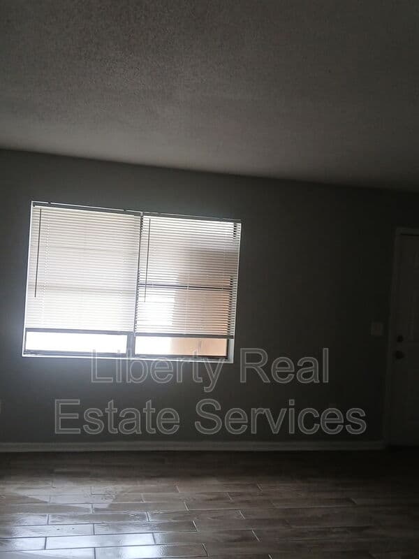 Hinesville House: 910 Berkshire Ter