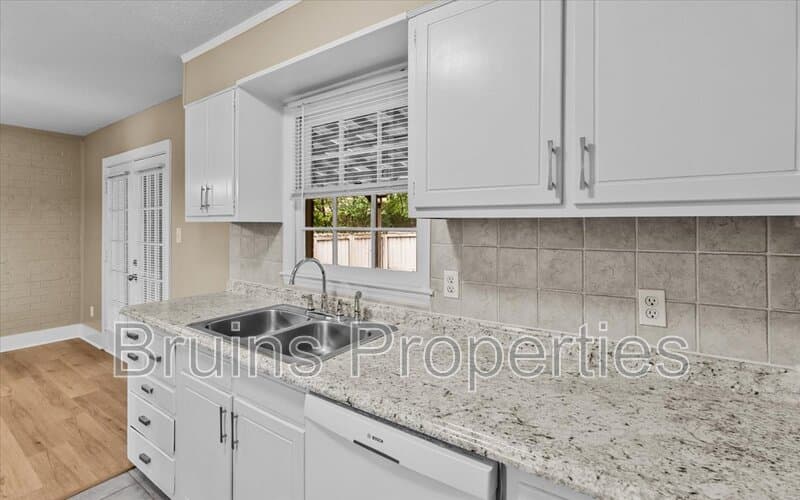 High Point House: 1825 Johnson Street