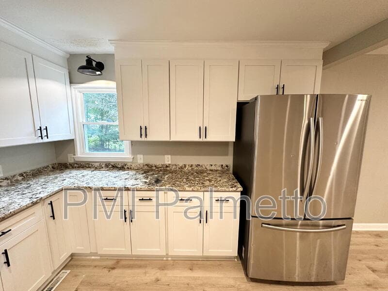 Camden House: 948 Wateree Blvd