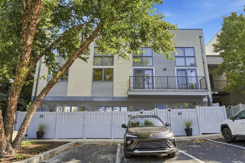 Philadelphia Condo: 182 Gay St