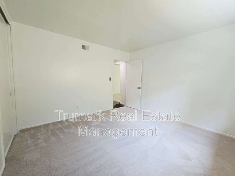 Glendale House: 3933 Karen Lynn Dr