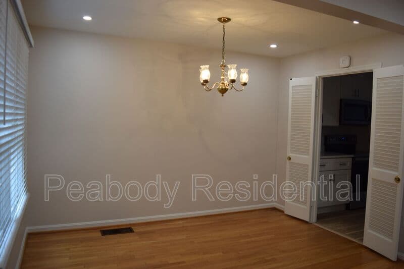 Alexandria House: 1013 N Vail St