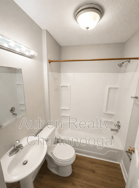 Chattanooga House: 2413 Stuart Street