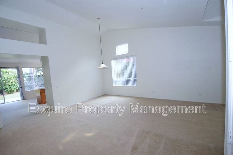 OXNARD House: 1821 LA QUINTA LN