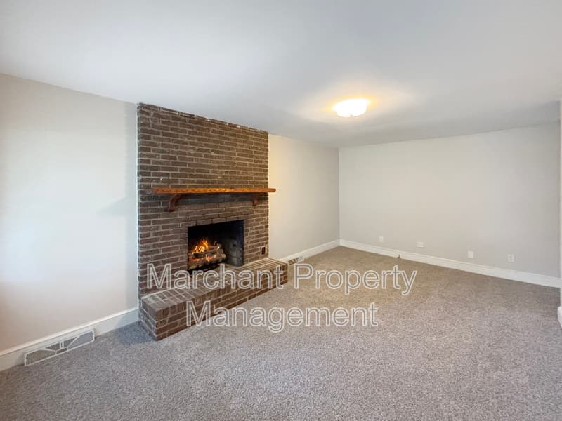 Greenville House: 22 Brownwood Drive