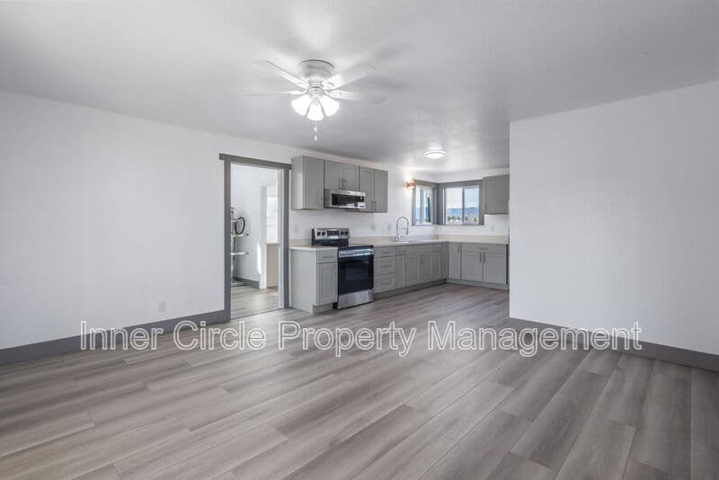 Brentwood House: 2750 Concord Avenue