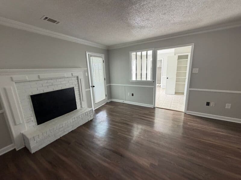 Olive Branch House: 7211 Grove Park Rd