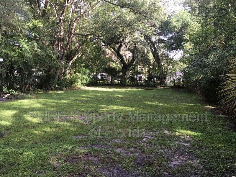 Silver Springs House: 5575 NE 30 St