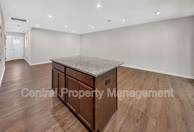Greenville House: 165 Sarnesfield Way