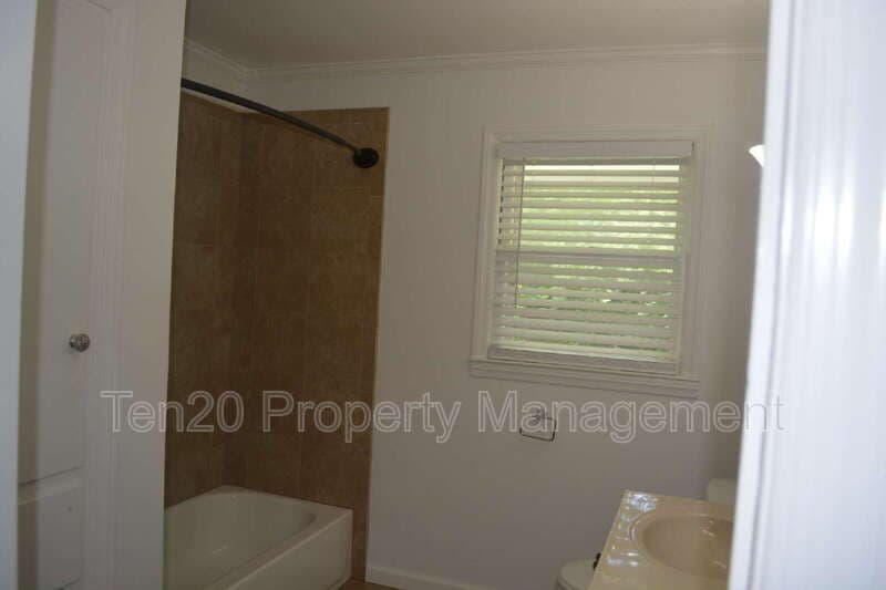 Columbus House: 1815 Marilon Dr