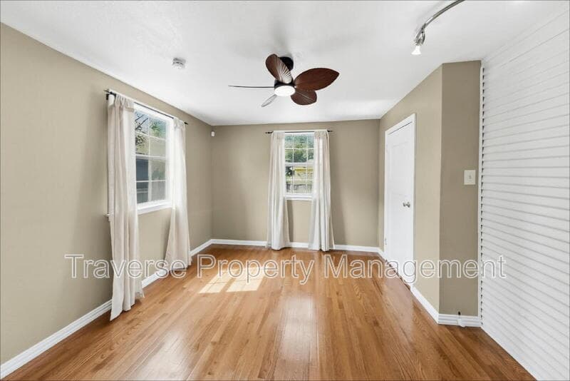 Fort Worth House: 1816 Washington Ave