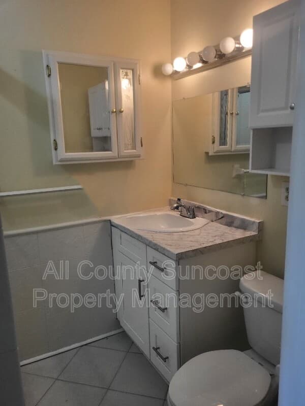 Largo Condo: 1211 11th Circle SE