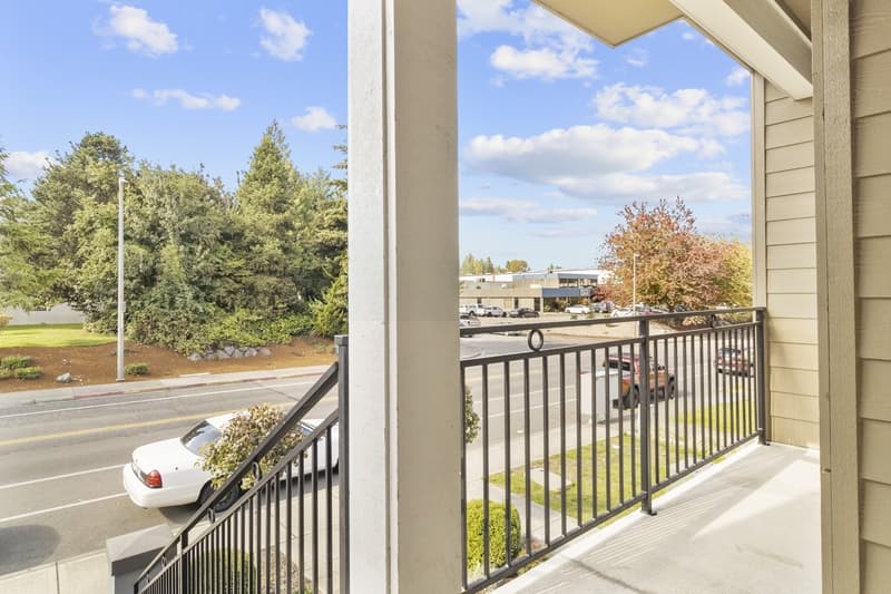 Tacoma Condo: Allenmore Brownstones 2309 State Street - 202