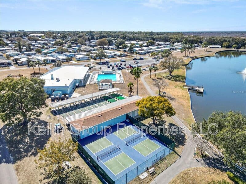 Lakeland House: 1706 Fox Hill Dr