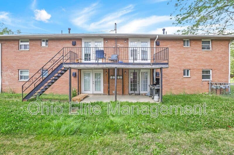 Columbus House: 861 Kingsford Rd