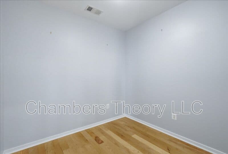 Arlington Condo: 2200 N Westmoreland St
