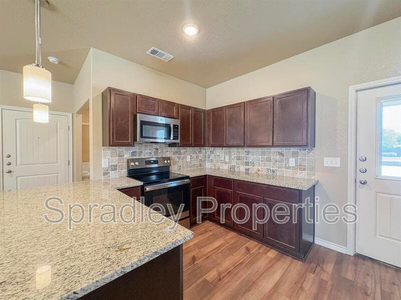 Belton Condo: 1072B Hibiscus Dr
